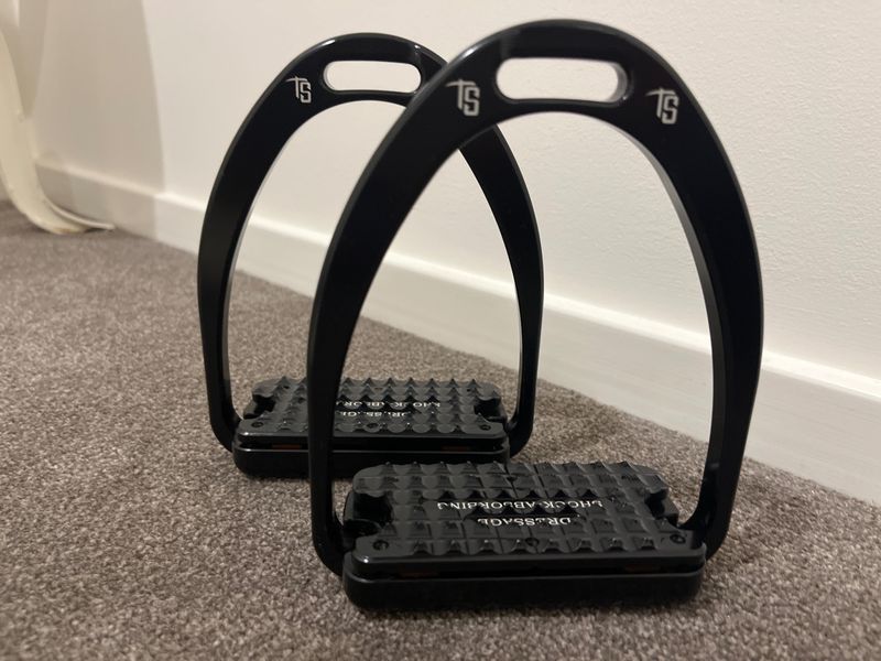 Dressage Tech Stirrups - Shock absorbing