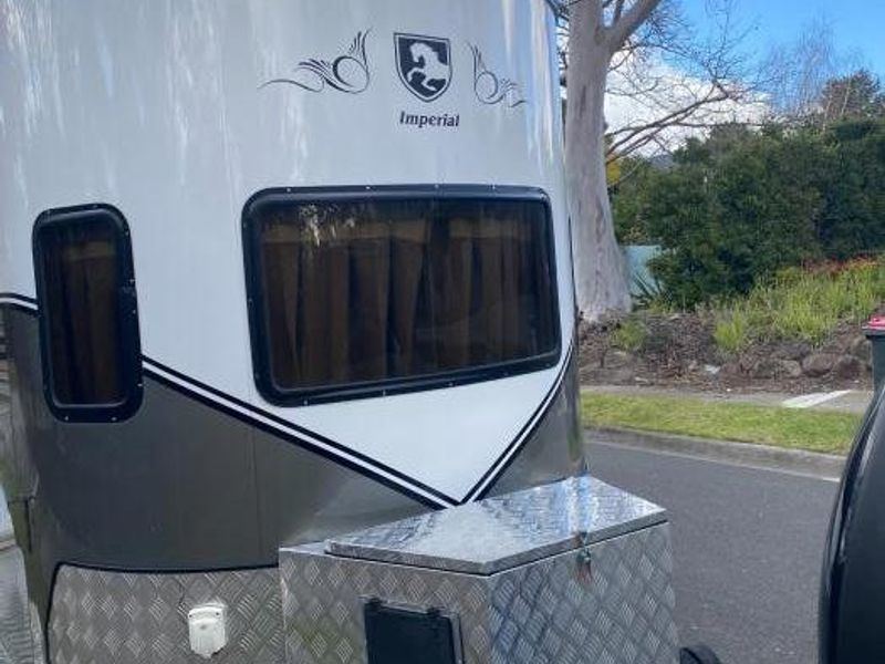 Imperial 2HAL Deluxe Flagship Camper