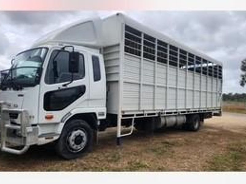 10/11 Horse 20t Mitsubishi Fuso Fighter body new