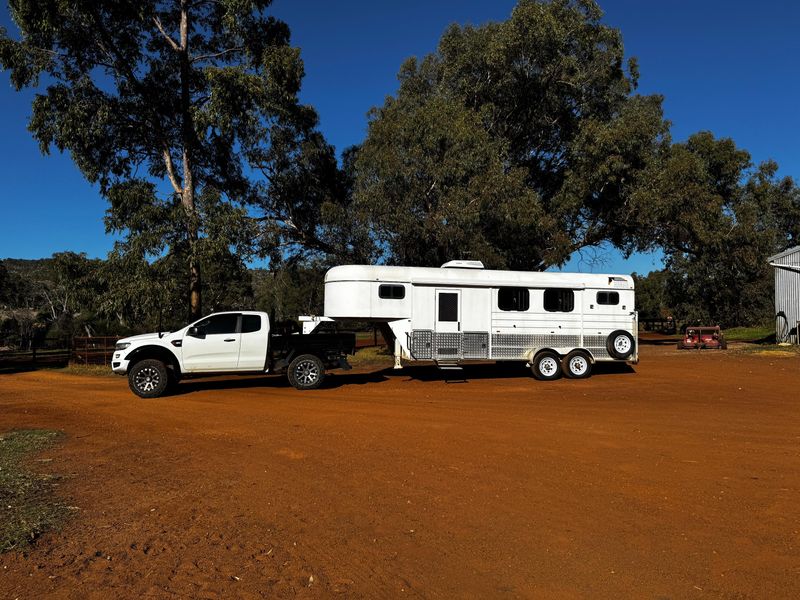 Elite Floats Australia 2HAL Gooseneck