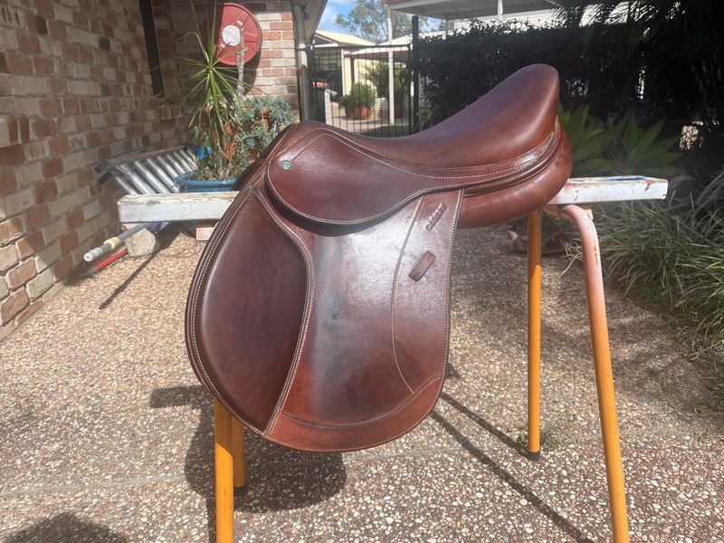 Brown Crosby Prix De Nation Jump Saddle