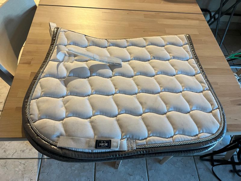 Pony saddlepad - white / silver trim