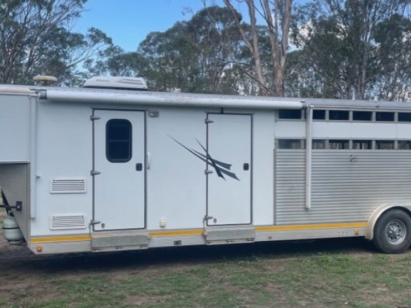 2014 Shadow 4 Horse Gooseneck for sale 