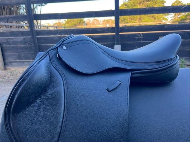 Loxely LX Jump Saddle (Bliss of London)