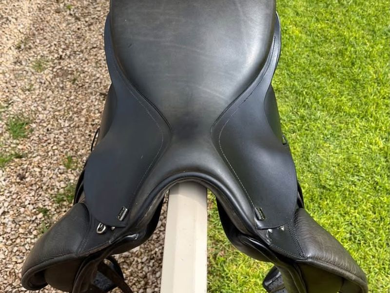 17" Black Anky Dressage Saddle MW