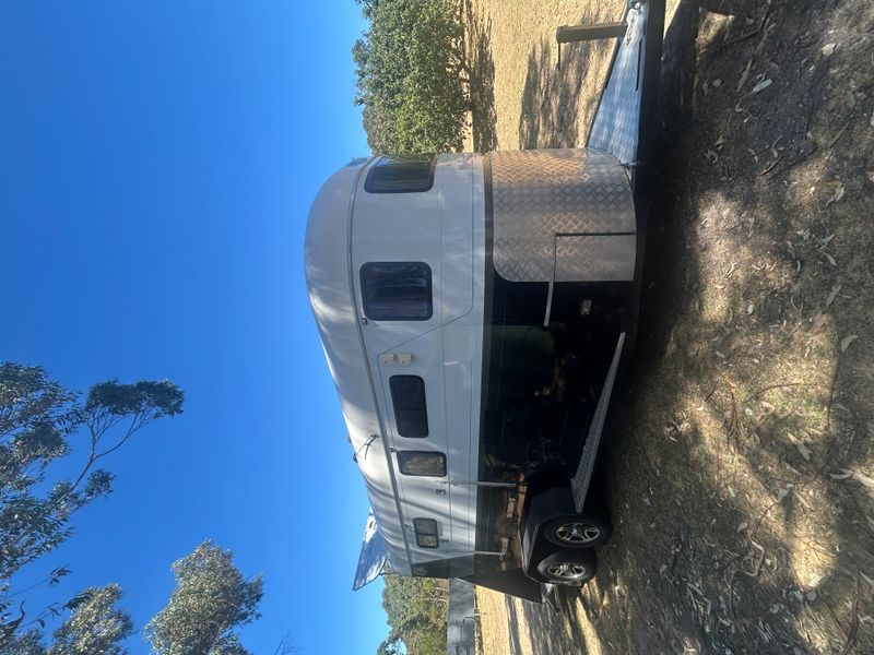 Coachmen Horse Float 2 horse straight load with li