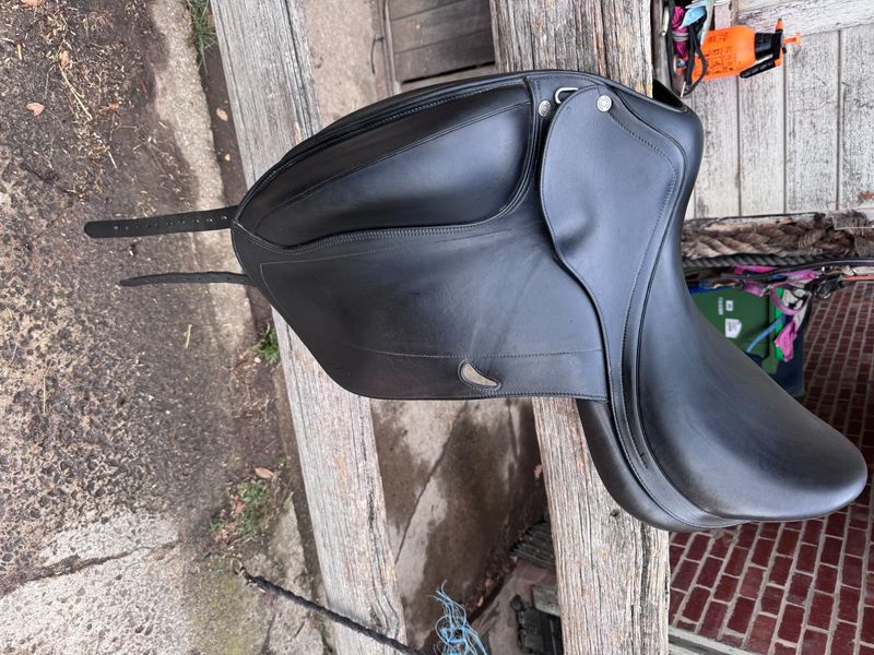 Equipe Emporio Dressage Saddle