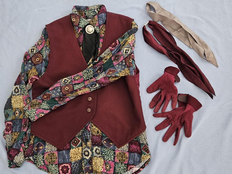 Western Clothes 2 x Shirts, 1 x vest and I x Jacke