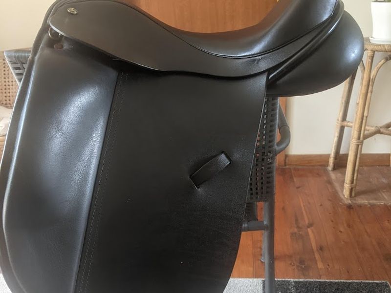 Ideal Suzannah Dressage Saddle