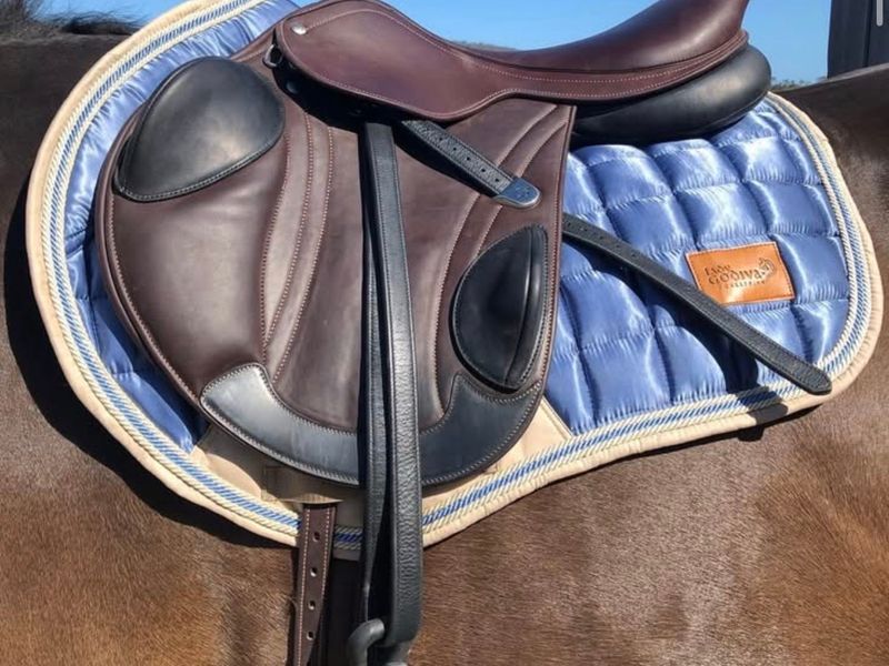 Bates Advanta Monoflap Jump Saddle