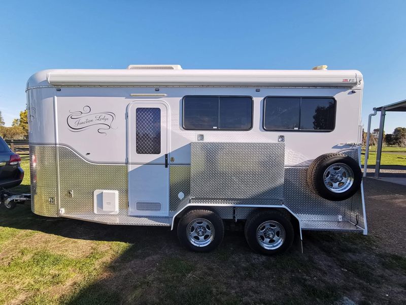 Rivenlee horse float with living