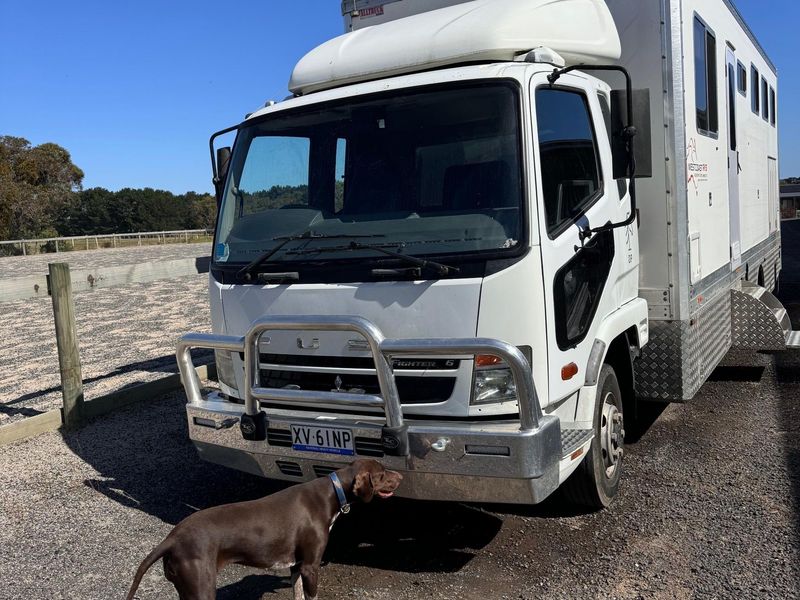Mitsubishi Fuso 3/4 horse truck immaculate
