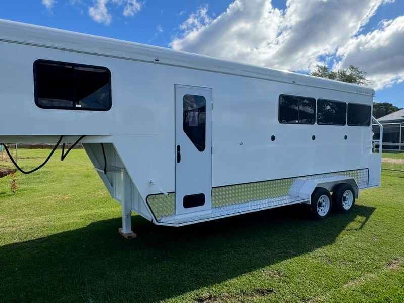 Custom 3HAL goosneck