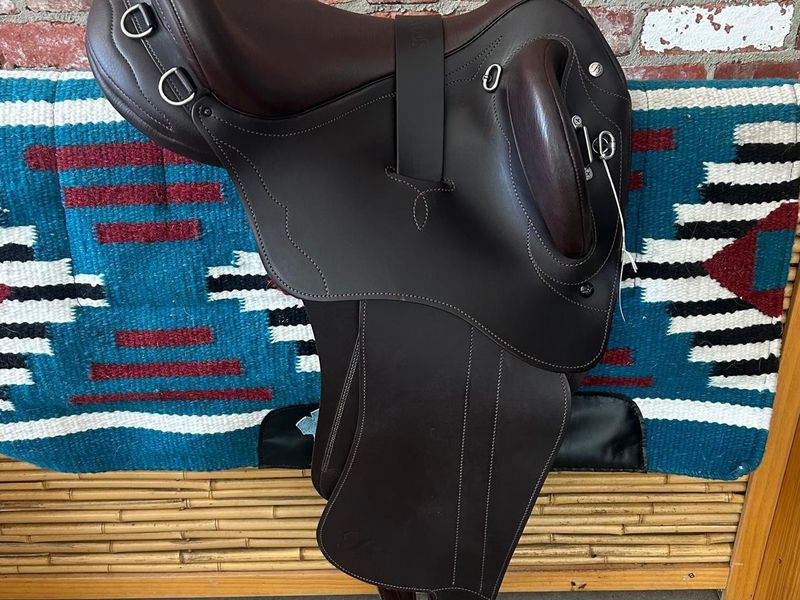 Bates swinging fender - brown, medium - new