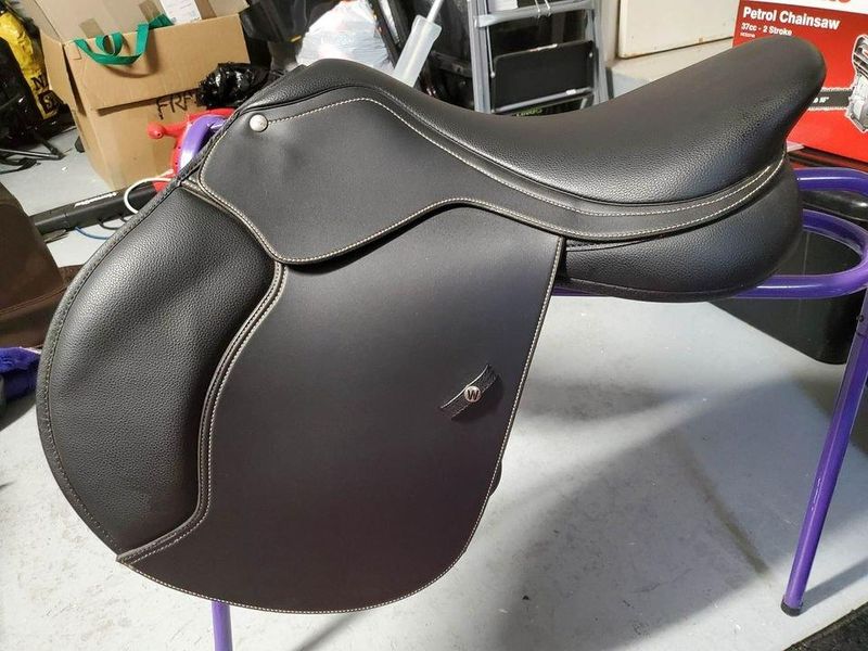 Brand New Wintec Close Contact Saddle