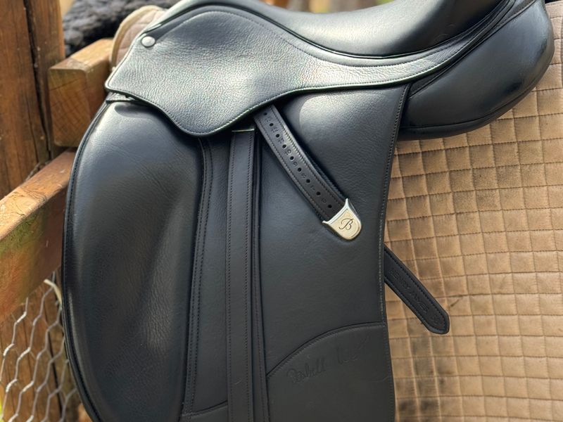 Bates Isabell 17.5 Dressage Saddle Fully Mounted