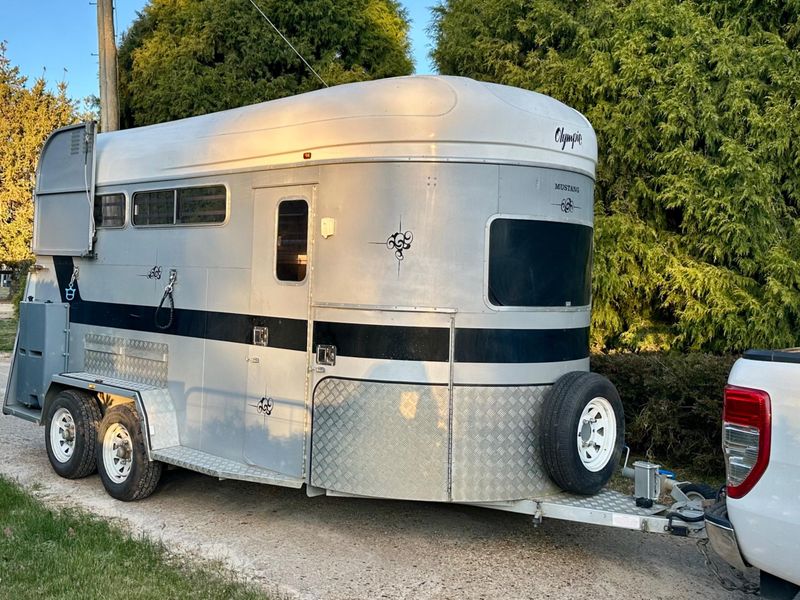 Olympic Mustang XL Float