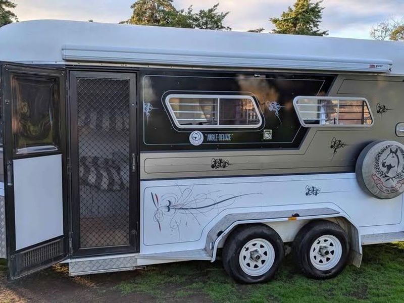 Stallion 2HA with Living